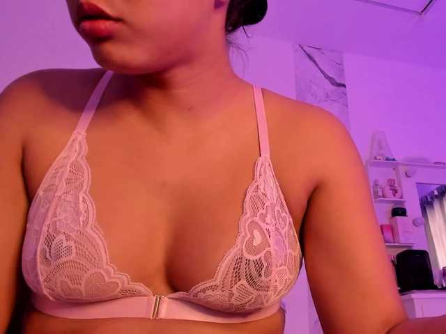 Alysson-18 live cam on BongaCams