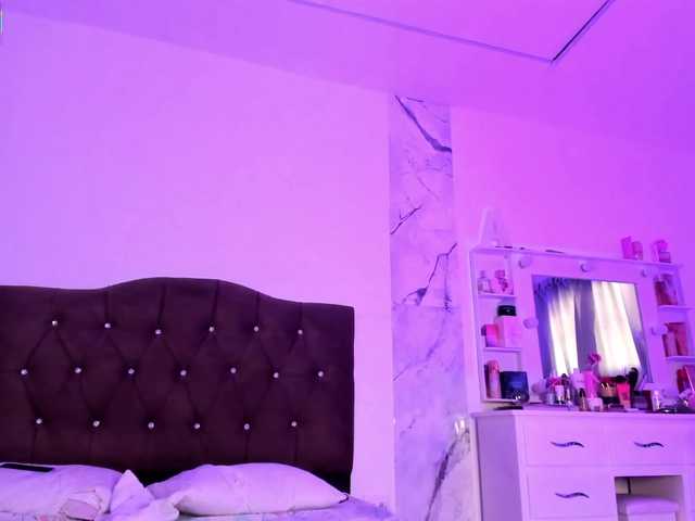 Alysson-18 live cam on BongaCams