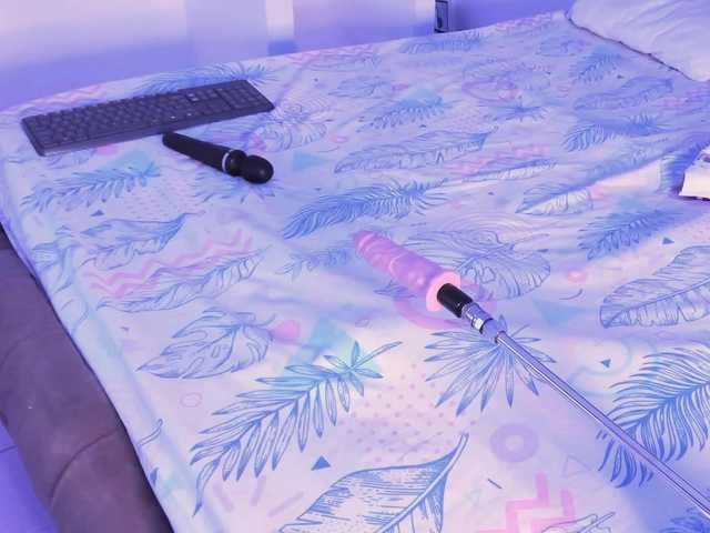 Alysson-18 live cam on BongaCams