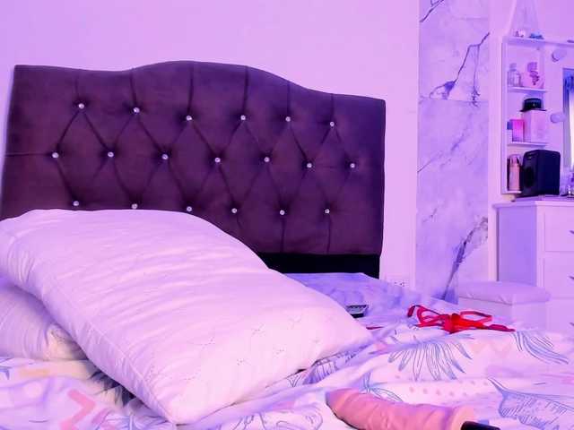 Alysson-18 live cam on BongaCams