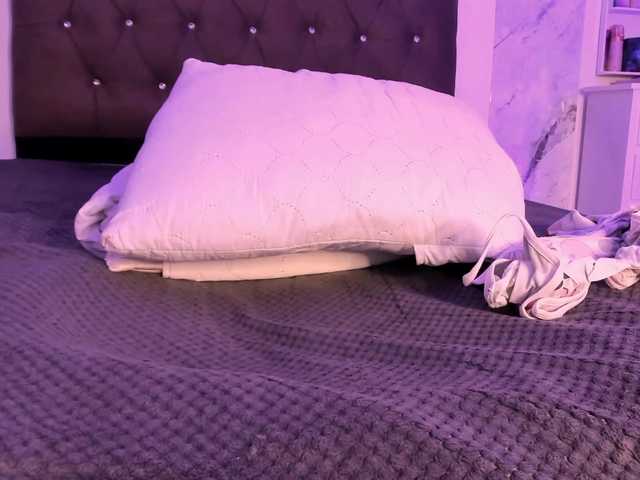 Alysson-18 live cam on BongaCams