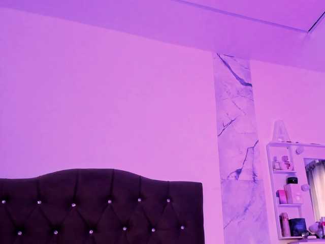 Alysson-18 live cam on BongaCams