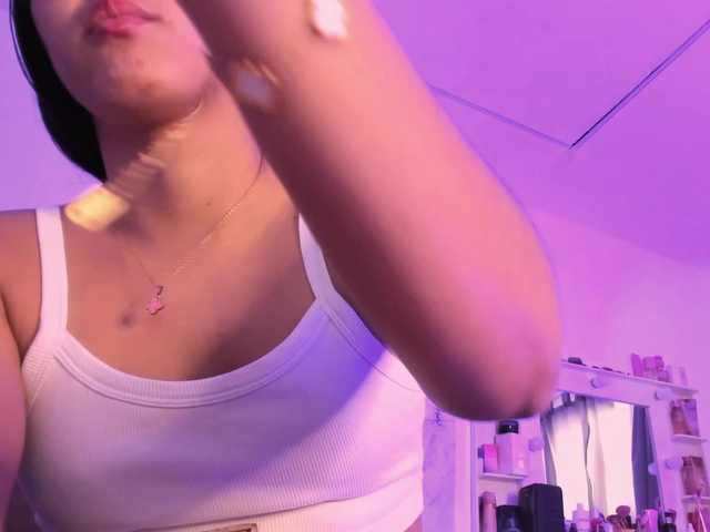 Alysson-18 live cam on BongaCams