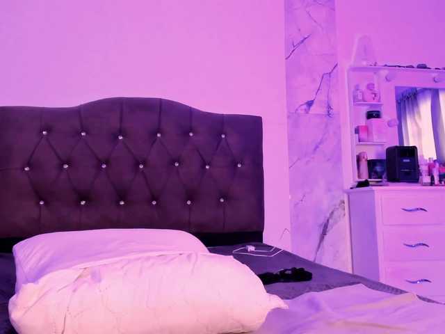 Alysson-18 live cam on BongaCams
