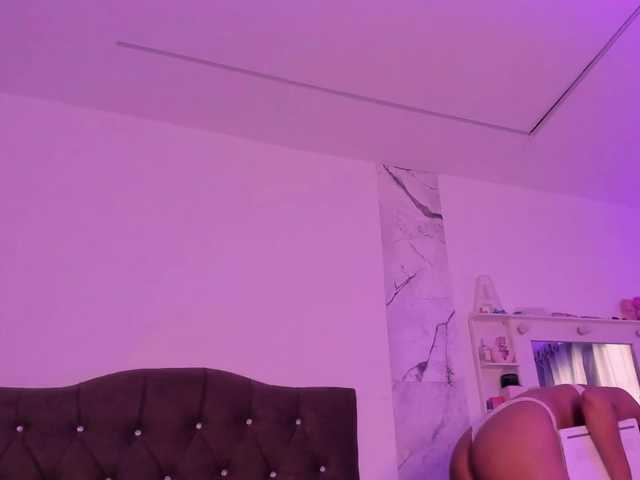 Alysson-18 live cam on BongaCams
