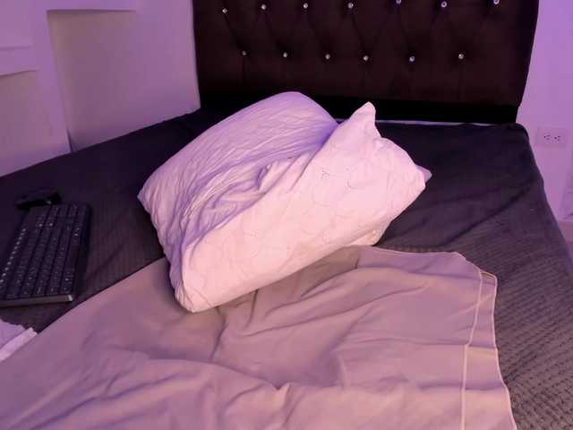 Alysson-18 live cam on BongaCams