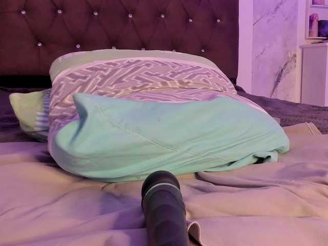 Alysson-18 live cam on BongaCams