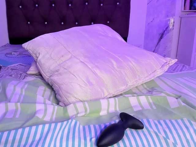 Alysson-18 live cam on BongaCams