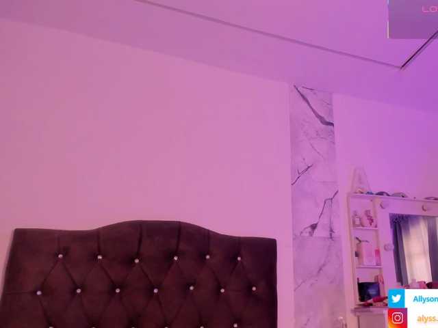Alysson-18 live cam on BongaCams