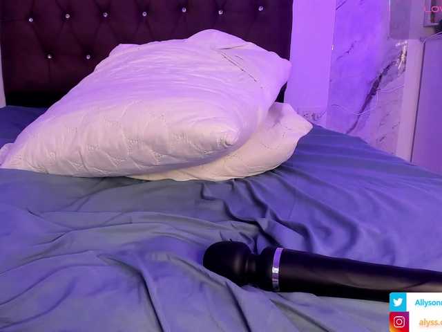 Alysson-18 live cam on BongaCams