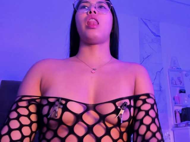 Alysson-18 live cam on BongaCams