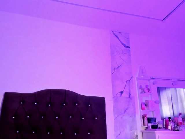 Alysson-18 live cam on BongaCams