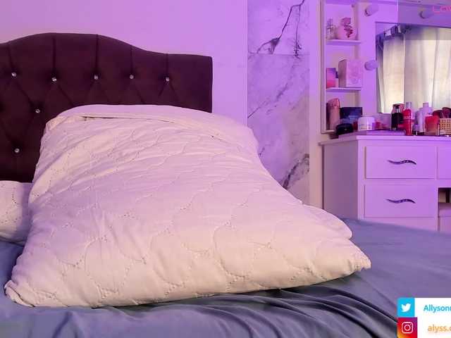 Alysson-18 live cam on BongaCams