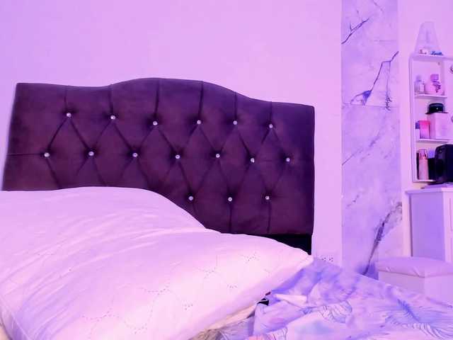 Alysson-18 live cam on BongaCams