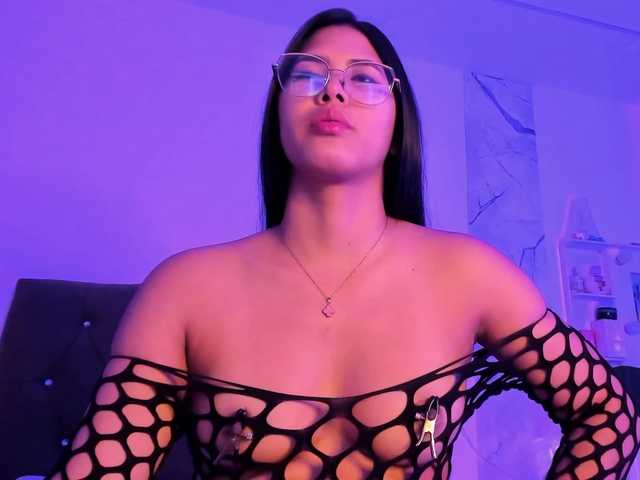 Alysson-18 live cam on BongaCams