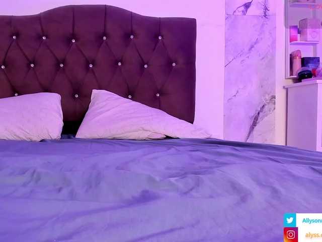 Alysson-18 live cam on BongaCams