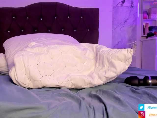 Alysson-18 live cam on BongaCams