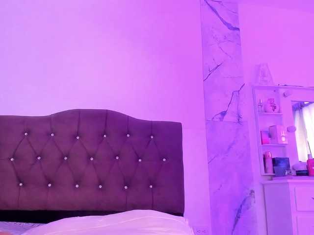 Alysson-18 live cam on BongaCams