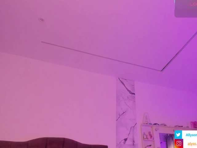 Alysson_18 live cam preview