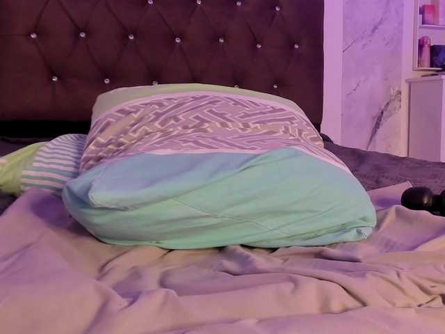 Alysson-18 live cam on BongaCams