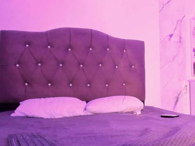Alysson-18 live cam on BongaCams
