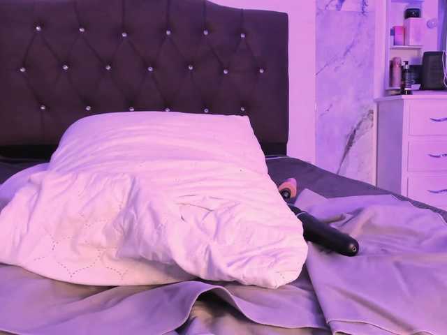 Alysson-18 live cam on BongaCams