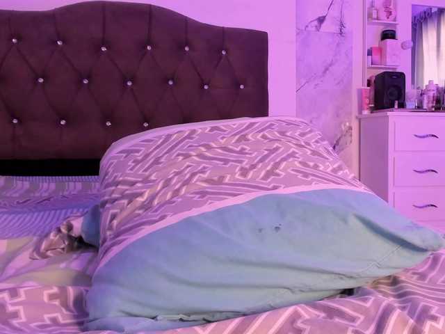 Alysson-18 live cam on BongaCams