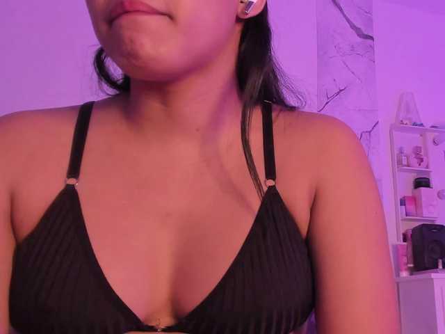 Alysson-18 live cam on BongaCams