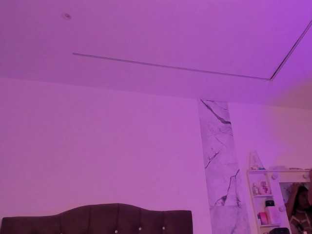 Alysson-18 live cam on BongaCams