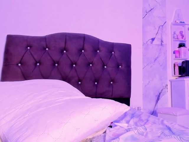 Alysson-18 live cam on BongaCams