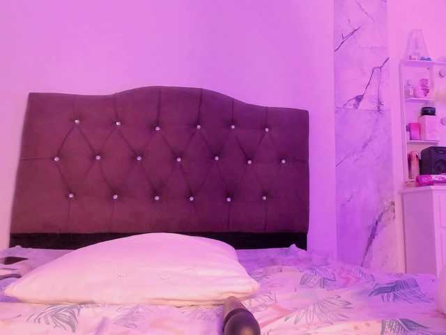 Alysson-18 live cam on BongaCams