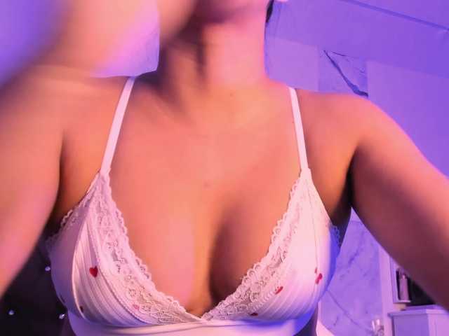 Alysson-18 live cam on BongaCams