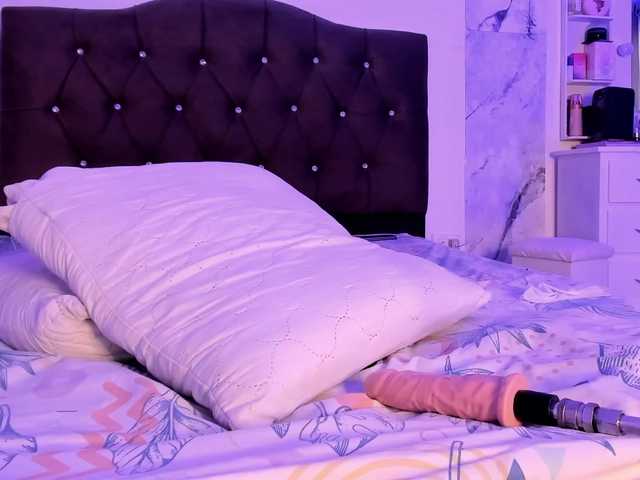 Alysson-18 live cam on BongaCams