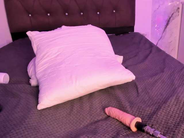 Alysson-18 live cam on BongaCams