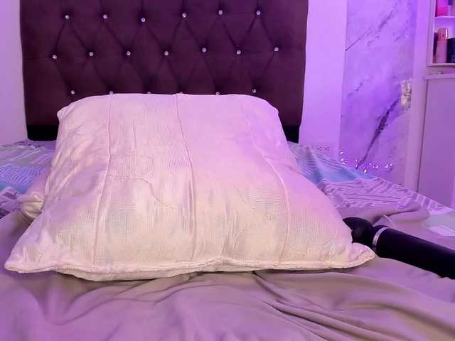 Alysson-18 live cam on BongaCams