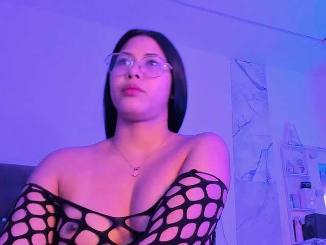 Alysson-18 live cam on BongaCams