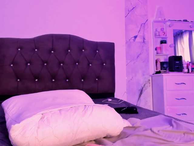 Alysson-18 live cam on BongaCams