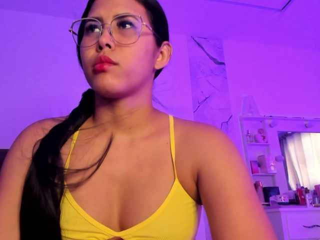 Alysson-18 live cam on BongaCams