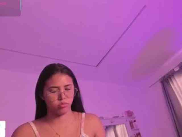 Alysson_18 webcam