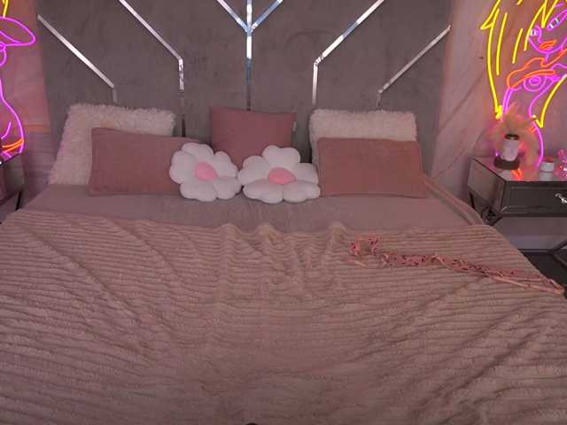 CrystalBarbie, en directo ahora en BongaCams