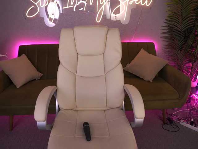 CrystalBarbie live cam on BongaCams