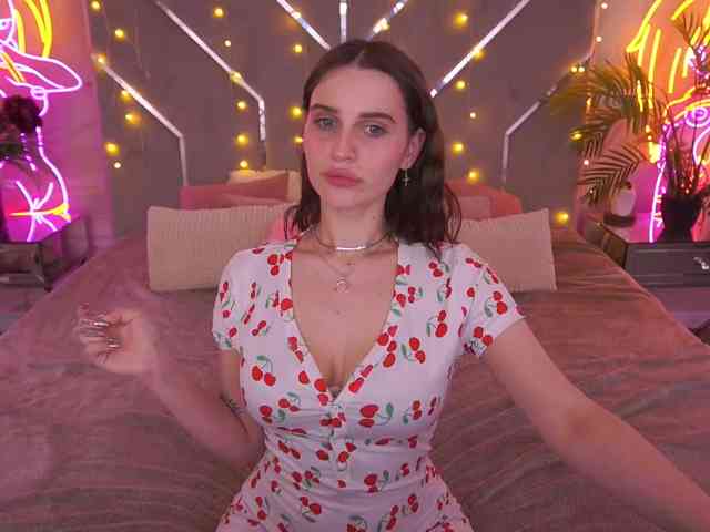 CrystalBarbie webcam