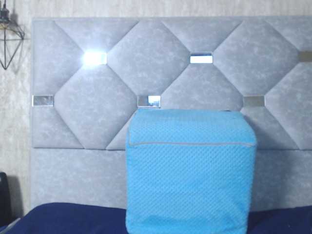 Danielaa-a live cam on BongaCams