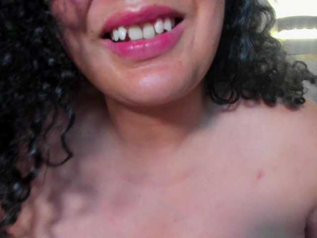 Danielaa-a live cam on BongaCams