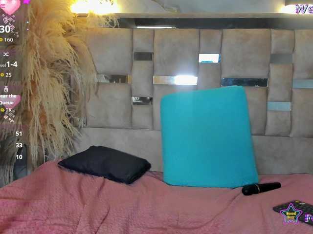 Danielaa-a live cam on BongaCams