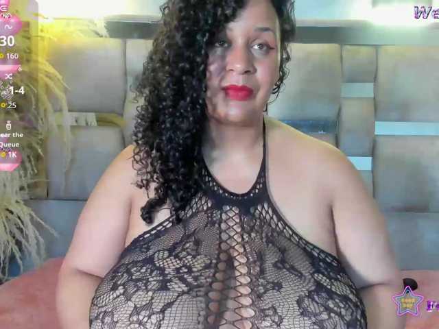 Danielaa-a live cam on BongaCams