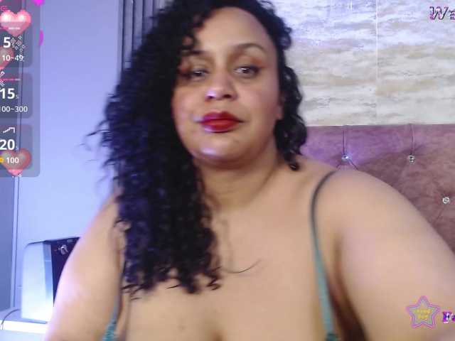 Danielaa-a live webcam show