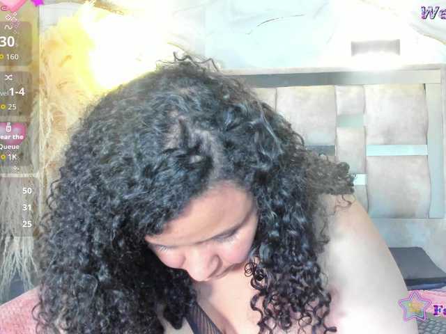 Danielaa-a live cam on BongaCams