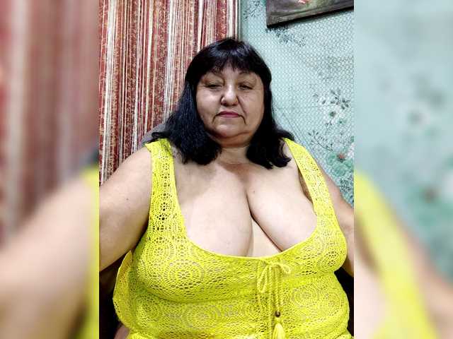 Nezsbudka live cam on BongaCams