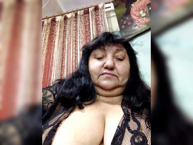 Nezsbudka live cam on BongaCams